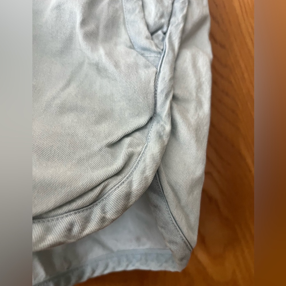 Marine Layer light wash denim look pull on shorts M - Picture 3 of 8